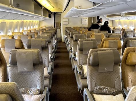 singapore airlines economy 777|Boeing 777.